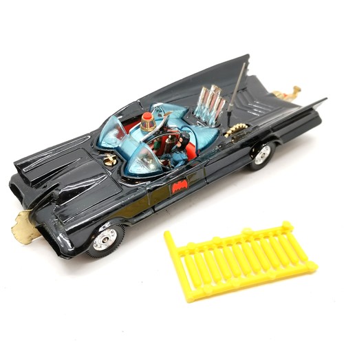 141 - Vintage 1976 Corgi 267 Batmobile in original box with both figurines - Batmobile in very good condit... 