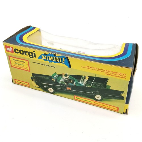 141 - Vintage 1976 Corgi 267 Batmobile in original box with both figurines - Batmobile in very good condit... 