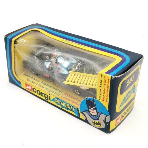 141 - Vintage 1976 Corgi 267 Batmobile in original box with both figurines - Batmobile in very good condit... 