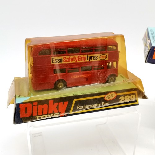 142 - Collection of boxed and unboxed Dinky toys including 725 F-4K Phantom II, 289 Routemaster bus, A.E.C... 