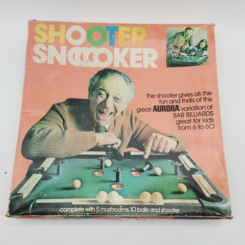 167 - Sid James boxed Aurora Shooter Snooker - box 61cm square and has wear