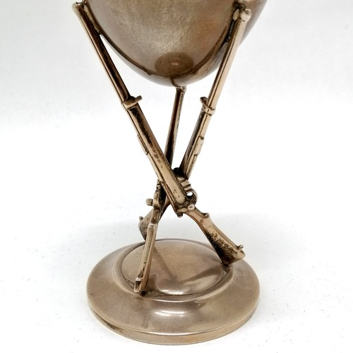 183 - 1939 silver shooting cup / trophy (by Robert Pringle & Sons) with triple rifle detail presented by C... 