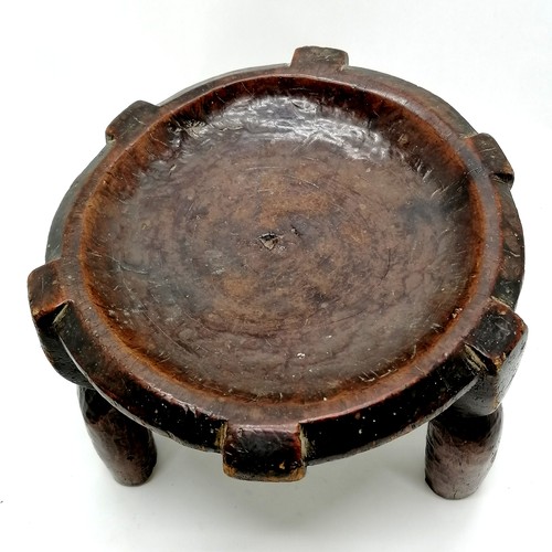 195 - Antique African 3 legged gogo stool (Tanzania) - 31cm diameter x 25cm high & has some surface scuffs... 