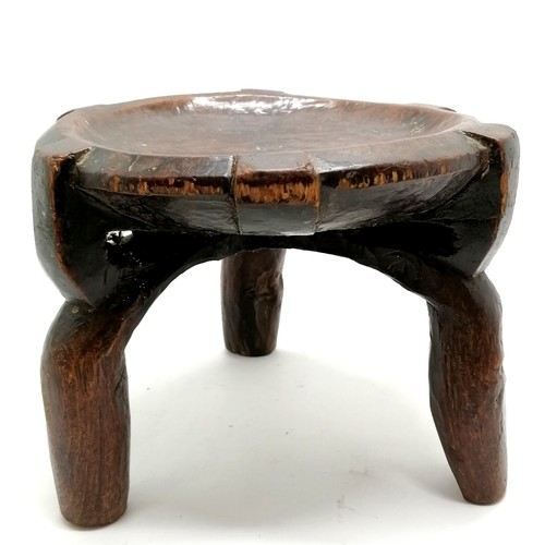 195 - Antique African 3 legged gogo stool (Tanzania) - 31cm diameter x 25cm high & has some surface scuffs... 