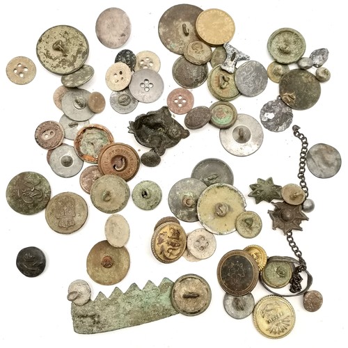 200 - Box containing metal detecting finds inc bronze buckles, antique buttons, pottery shards, toothed br... 