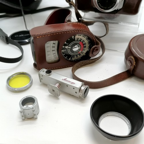 222 - Voigtlander Prontor- SVS Vito B camera T/W eye shield, light meter and Accurange and Ernst Leitz ran... 