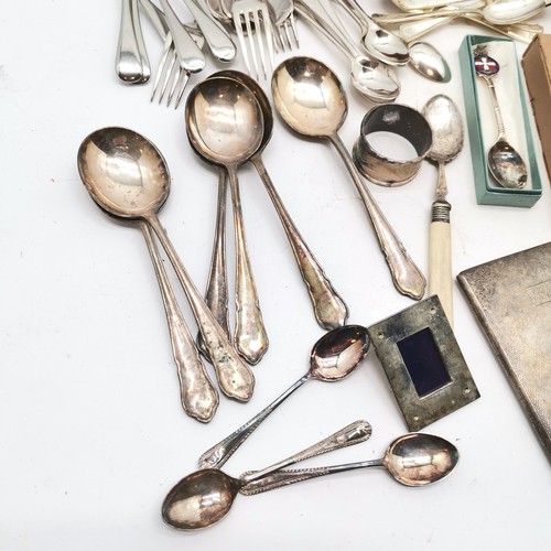 228 - Qty of plated ware inc loose cutlery, boxed christening set, cigarettes case etc - SOLD ON BEHALF OF... 