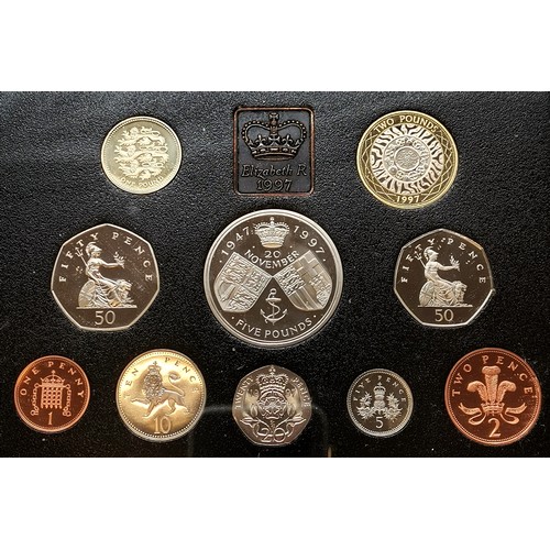 234 - 1997 UK proof coin collection - 10 coins 1p to £5 ~ case has signs of wear