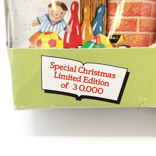 365 - Sylvanian Families limited edition 1991 father Christmas gift set REF No.3283 - in original box