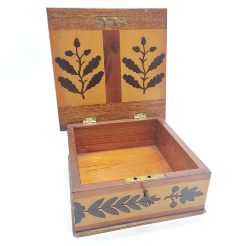 368 - Antique Irish Killarney ware box with parquetry detail of an abbey / church with oak leaf detail and... 