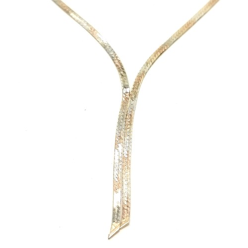 454 - 9ct hallmarked gold tri-colour 40cm necklet - 3.2g and in a retail box