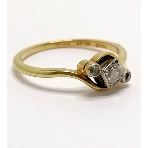 521 - Antique 18ct / platinum diamond set crossover ring - size P & 2.6g total weight