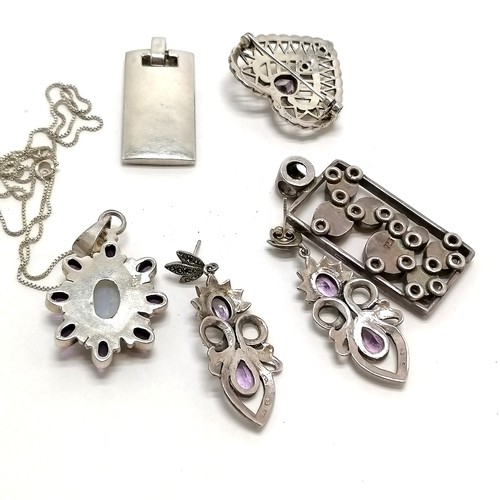 533 - Qty of silver jewellery - 3 pendants (1 on chain), amethyst set heart brooch + earrings (5cm drop) -... 