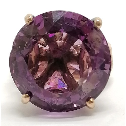 551 - Unmarked rose gold large amethyst stone set ring - size L½ & 6.4g total weight ~ stone approx 17mm d... 