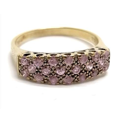 619 - 9ct hallmarked gold pink stone set ring - size S & 3.7g total weight