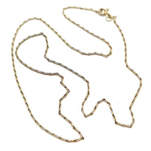 663 - 9ct hallmarked gold fancy link 50cm neckchain - 2.9g