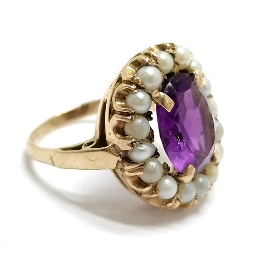 684 - 9ct hallmarked gold amethyst / pearl cluster ring - size J½ & 5.2g total weight ~ 1 pearl replaced &... 