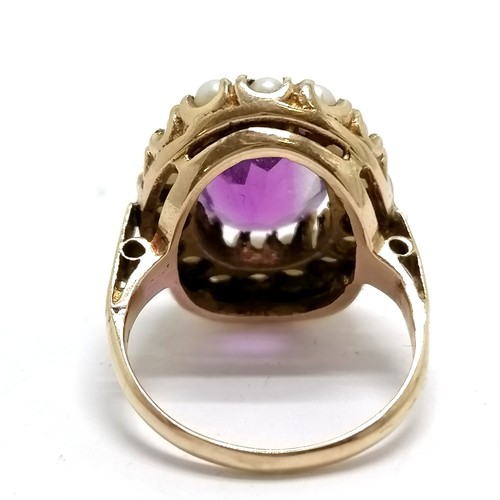 684 - 9ct hallmarked gold amethyst / pearl cluster ring - size J½ & 5.2g total weight ~ 1 pearl replaced &... 