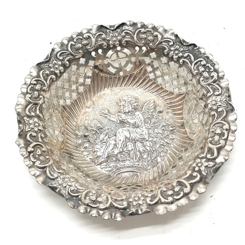 779 - 1902 Chester silver pierced bonbon dish with cherub detail by Jay, Richard Attenborough & Co - 12cm ... 