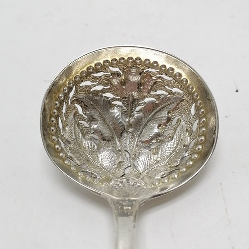 783 - 1830 silver sifting spoon with embossed & pierced detail to bowl which is in the form of a flower wi... 