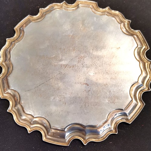 801 - 1992 silver hallmarked salver by Carr's of Sheffield Ltd ~ 149g & 15cm diameter - some surface scrat... 