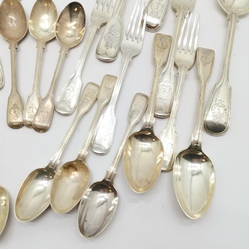 819 - 1854 Silver flatware by Chawner & Co (George William Adams) fiddle and thread pattern comprising x35... 