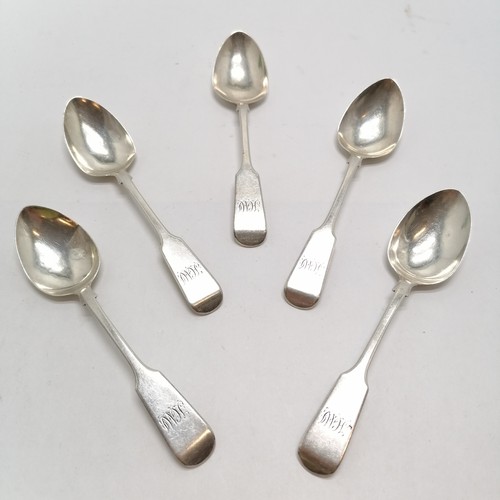 821 - 5 x Newcastle silver 1860 fiddle pattern teaspoons by Thomas Sewell - 13.5cm & 80g