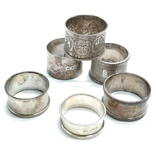 823 - 6 x silver napkin rings inc 1 unmarked 'foreign' & 1 by Francis Howard Ltd (Edinburgh) etc - total w... 