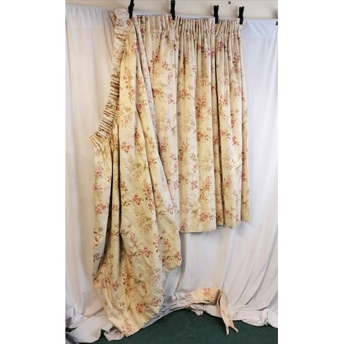 57 - Pair of vintage cream background curtains decorated with roses, birds and butterflies, each curtain ... 