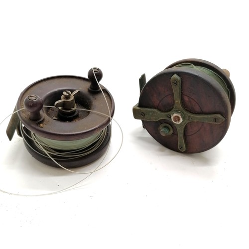 92 - 2 x vintage fishing reels inc Allcock aerialite (10cm diameter) - both in used condition and 1 has a... 