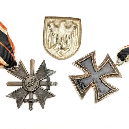 114 - WW2 genuine second class iron cross medal on original ribbon, German war medal, tropical pith helmet... 