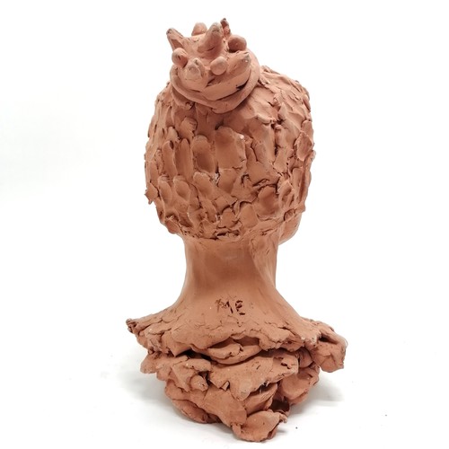 133 - 2 terracotta sculpted heads the biggest 32cm high