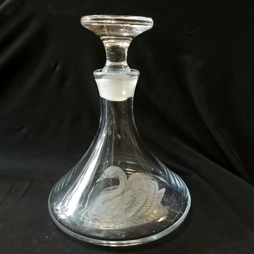 200 - David Williams 1970's qty of 48 x glassware engraved with bird decoration comprising of 2 decanters ... 