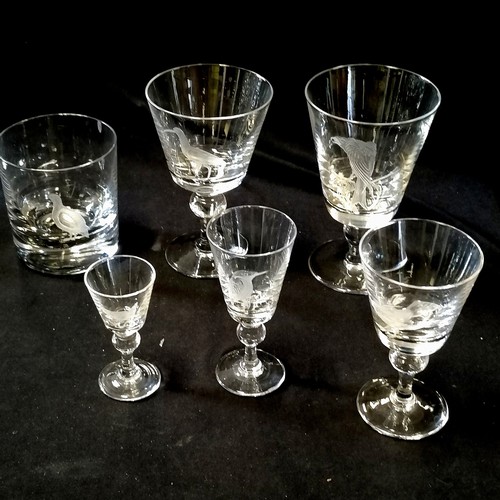 200 - David Williams 1970's qty of 48 x glassware engraved with bird decoration comprising of 2 decanters ... 