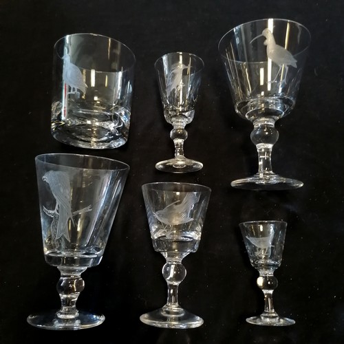 200 - David Williams 1970's qty of 48 x glassware engraved with bird decoration comprising of 2 decanters ... 