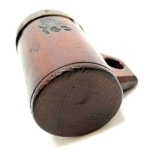 203 - Victorian 1 gill rum measure in wood with brass banded top - 9.5cm high with Victorian verification ... 