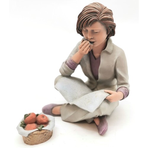 206 - Elisa figurine 90499 El Gusto (Taste) from a limited edition of 5000 - 16.5cm high and with original... 