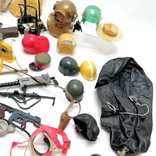 215 - Large quantity of vintage Action Man accessories