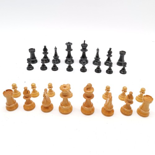 378 - Original boxed B.C.M. Staunton pattern complete wooden chess set no 5 ~ slight wear but no obvious d... 