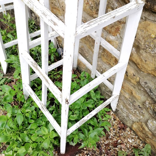 89 - Pair of white painted wooden obelisks A/F - 180cm high