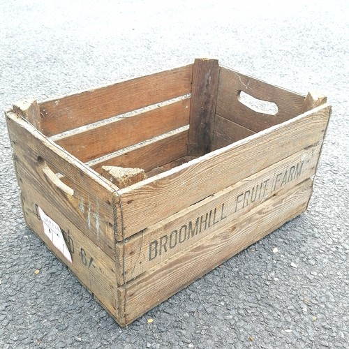 110 - Vintage Broomhill Fruit Farm apple box/crate 54cm x 36cm x 29cm high