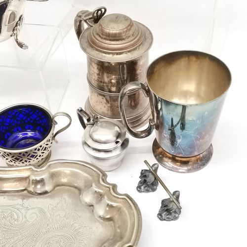 995 - Qty of silver plated wares inc 2 handled tray on 4 feet (56cm across), tankards inc horn handled, sp... 