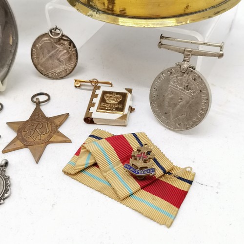 177 - WWII medals, buttons, silver Guernsey Football Association medallion + football fob (weight (2) 24g)... 