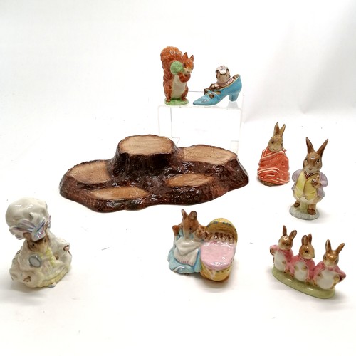 193 - Beswick ceramic display stand (32cm) complete with 8 Beatrix Potter figurines - no obvious damage