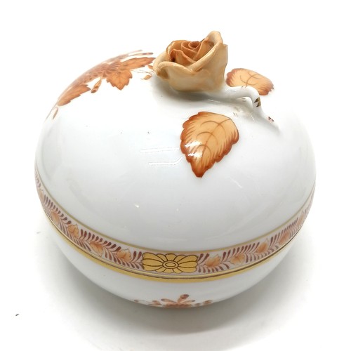 226 - 2 x Herend lidded pots with rose finials - the largest is 10.5cm diameter has restoration to lid