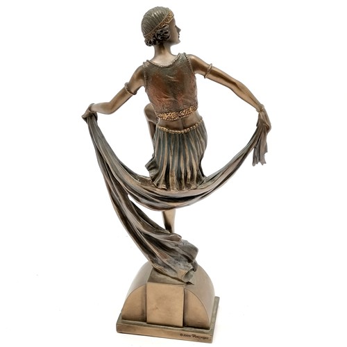 415 - Veronese Art Deco style figural sculpture - 24.5cm high