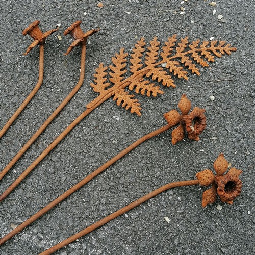 66A - 4 steel crafted daffodils and a fern leaf 75cm long