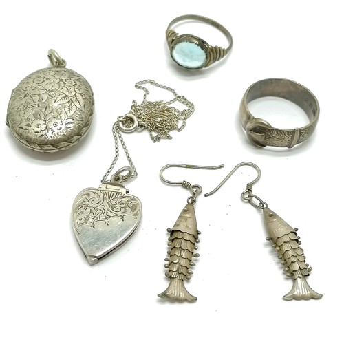 446 - Qty of silver jewellery - antique heart locket on chain, buckle ring, articulated fish earrings etc ... 