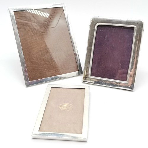 712 - 3 x silver fronted photograph frames inc Goldsmiths & Silversmiths Company (15.5cm x 10.5cm) ~ 2 lac... 