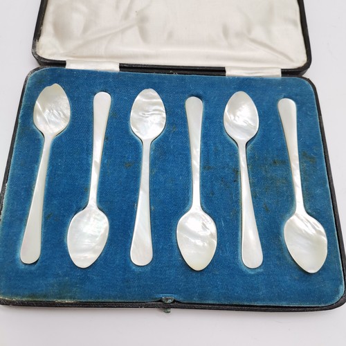 736 - 3 x cased silver plated cutlery (teaspoons, bean spoons & cake forks) t/w Walker & Hall cased mother... 